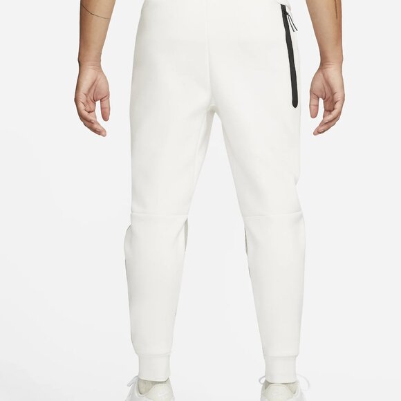 Nike Sportswear Men's Tech Fleece Joggers Pants - Picture 2 of 6